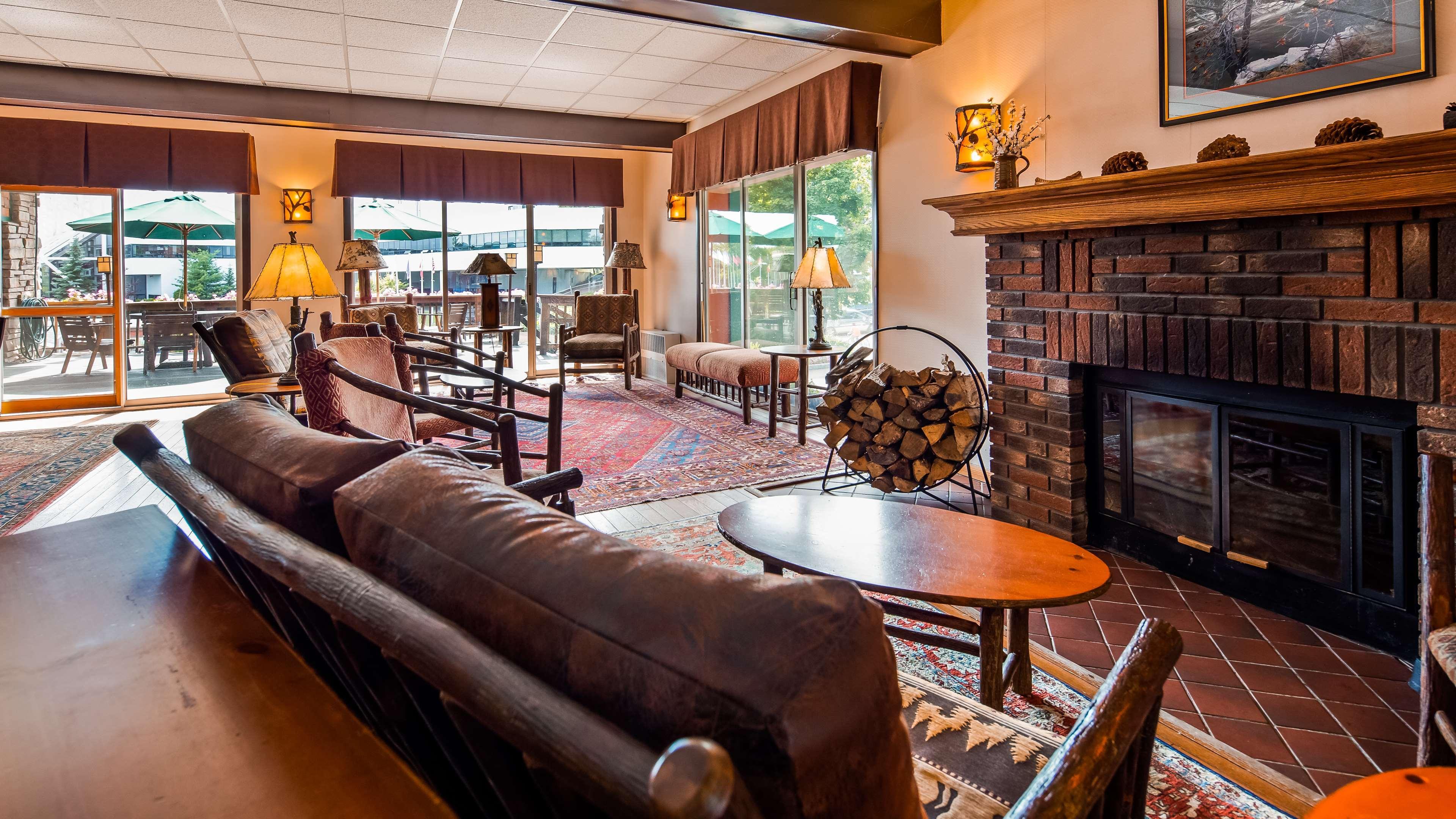 Best Western Adirondack Inn Лейк Плесид Екстериор снимка