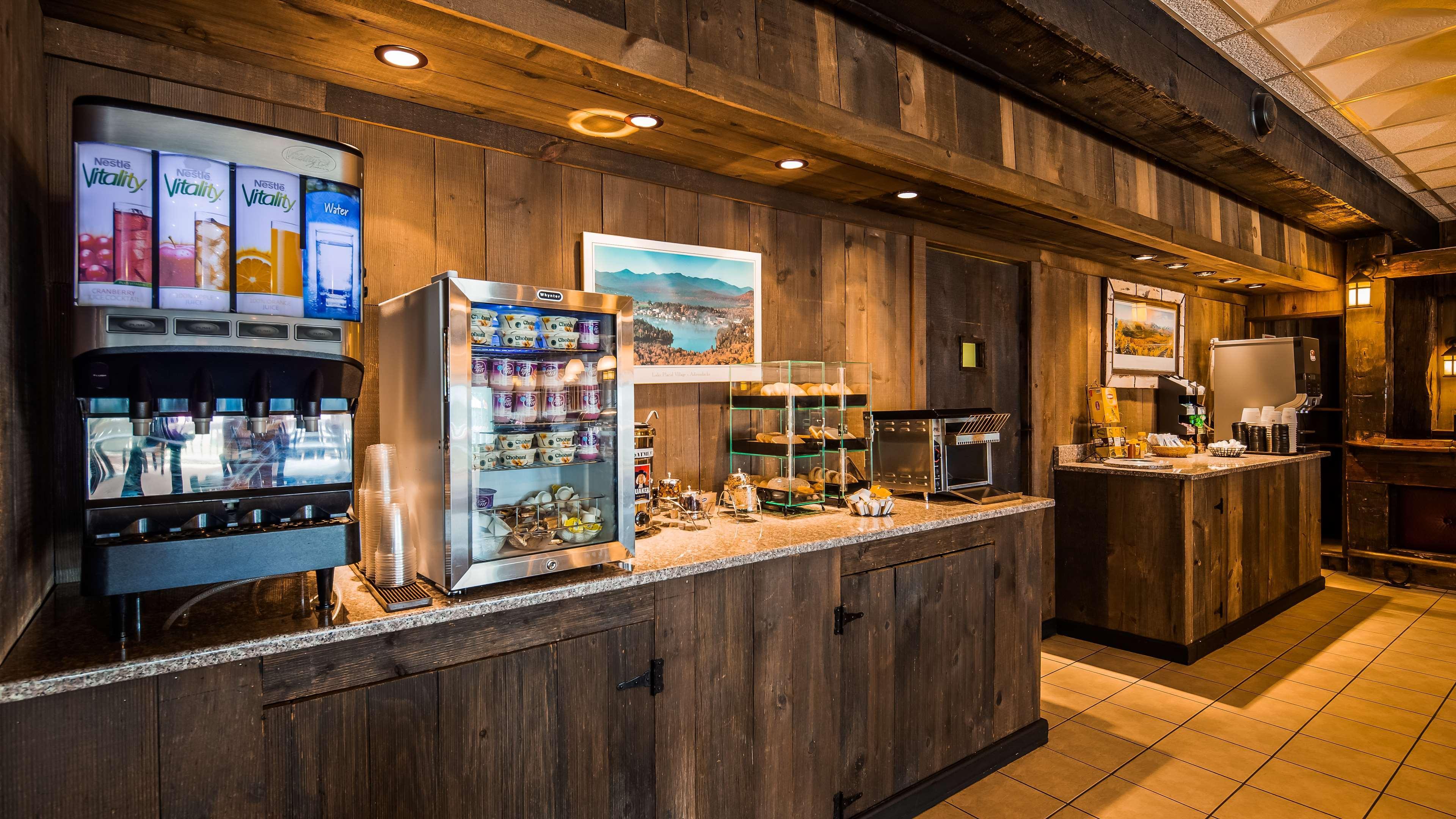 Best Western Adirondack Inn Лейк Плесид Екстериор снимка