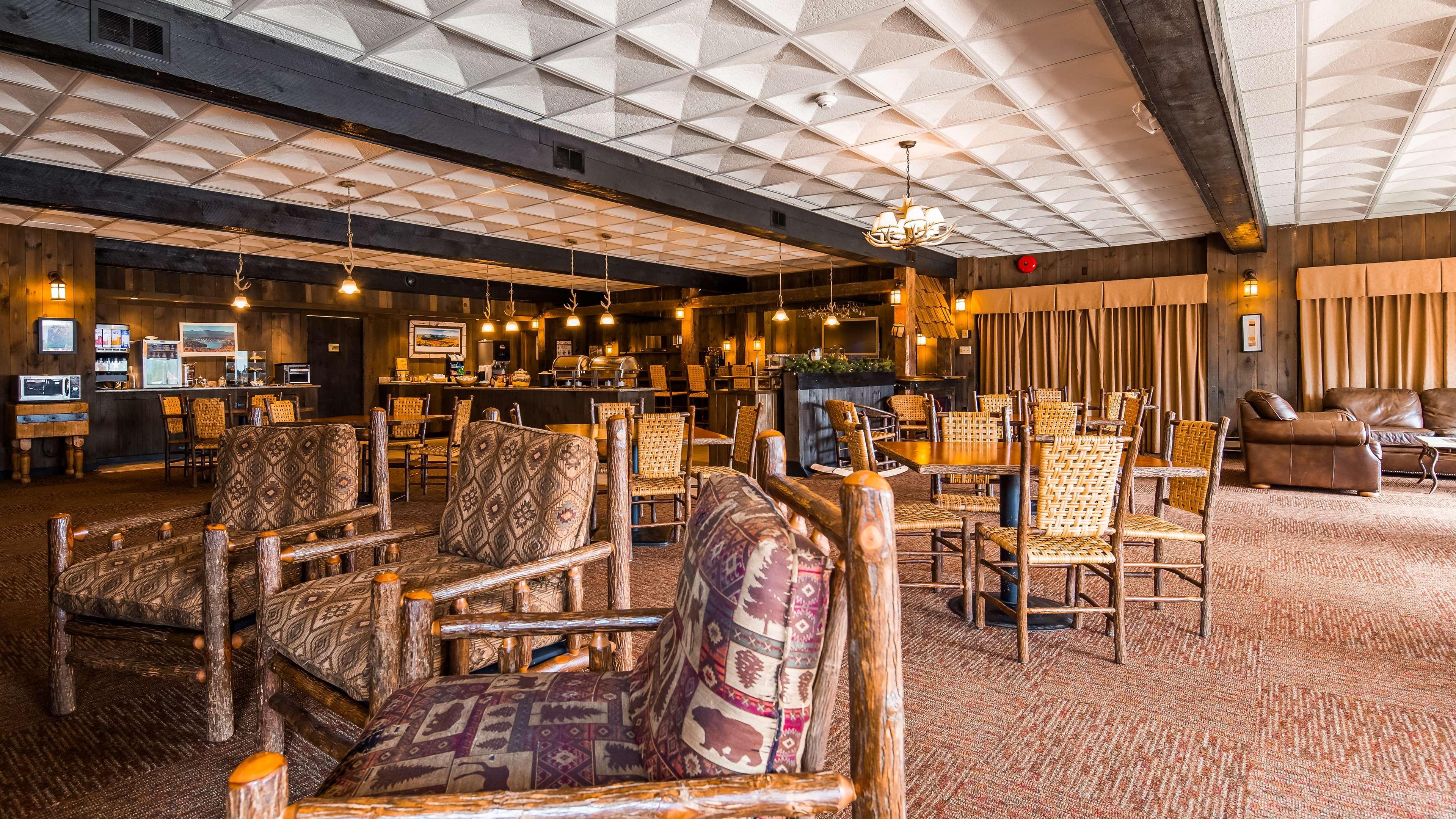 Best Western Adirondack Inn Лейк Плесид Екстериор снимка