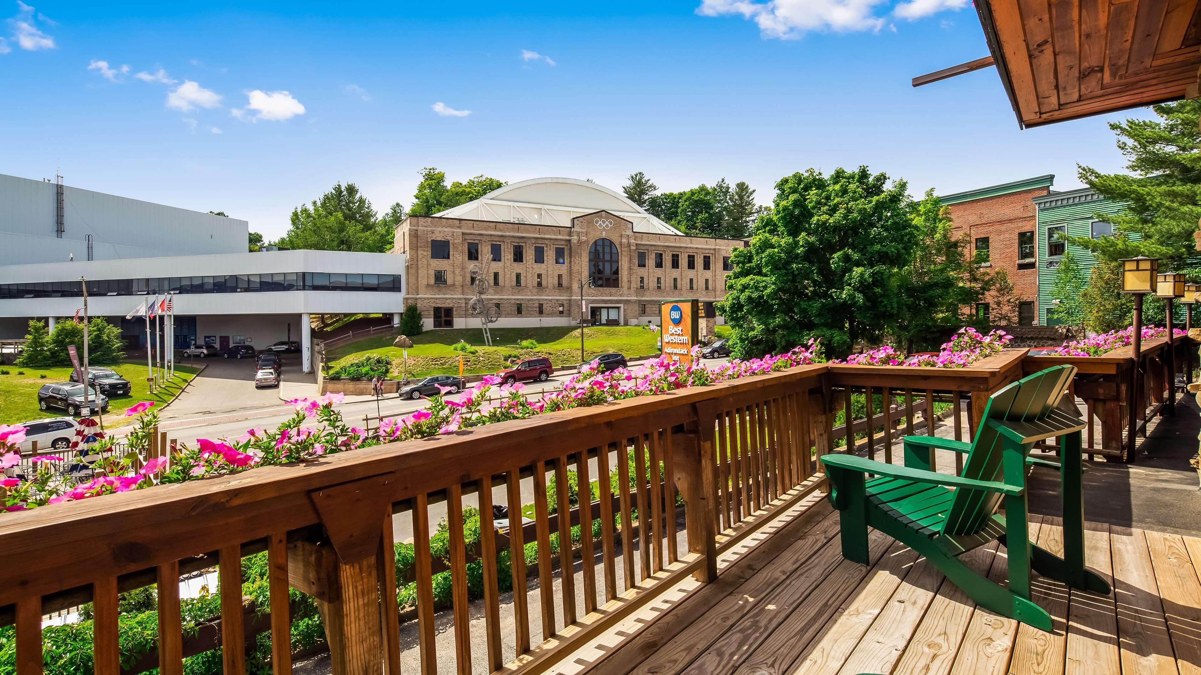 Best Western Adirondack Inn Лейк Плесид Екстериор снимка