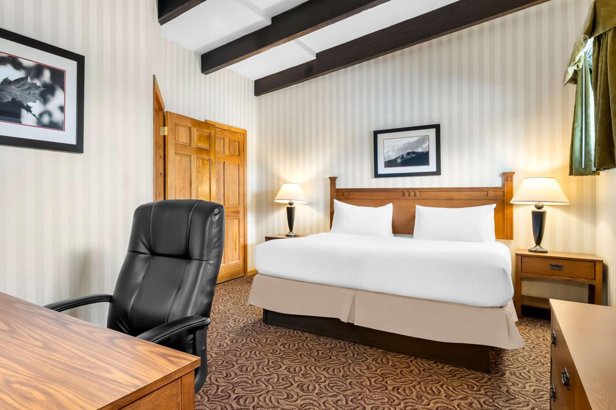 Best Western Adirondack Inn Лейк Плесид Екстериор снимка