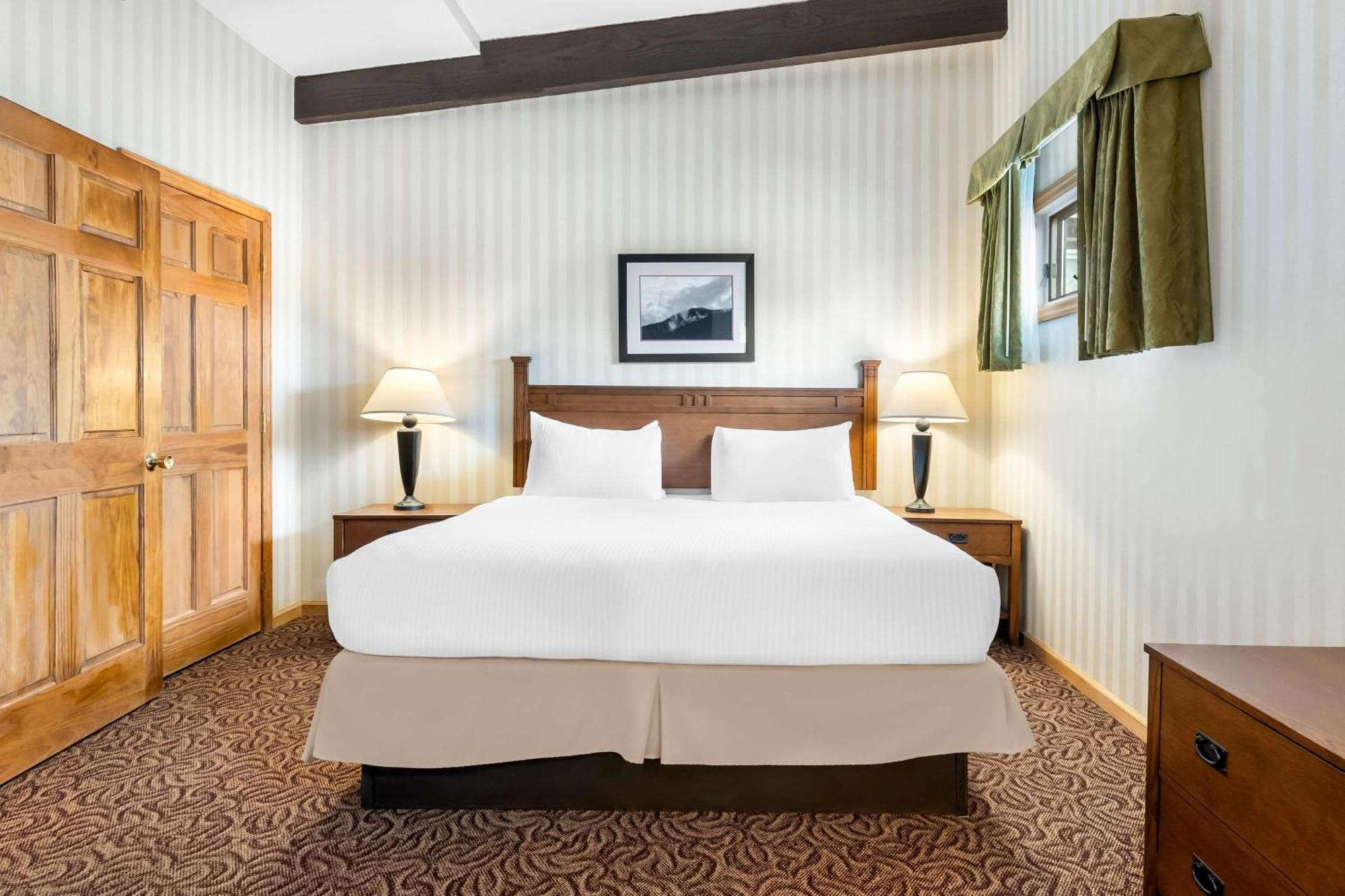 Best Western Adirondack Inn Лейк Плесид Екстериор снимка