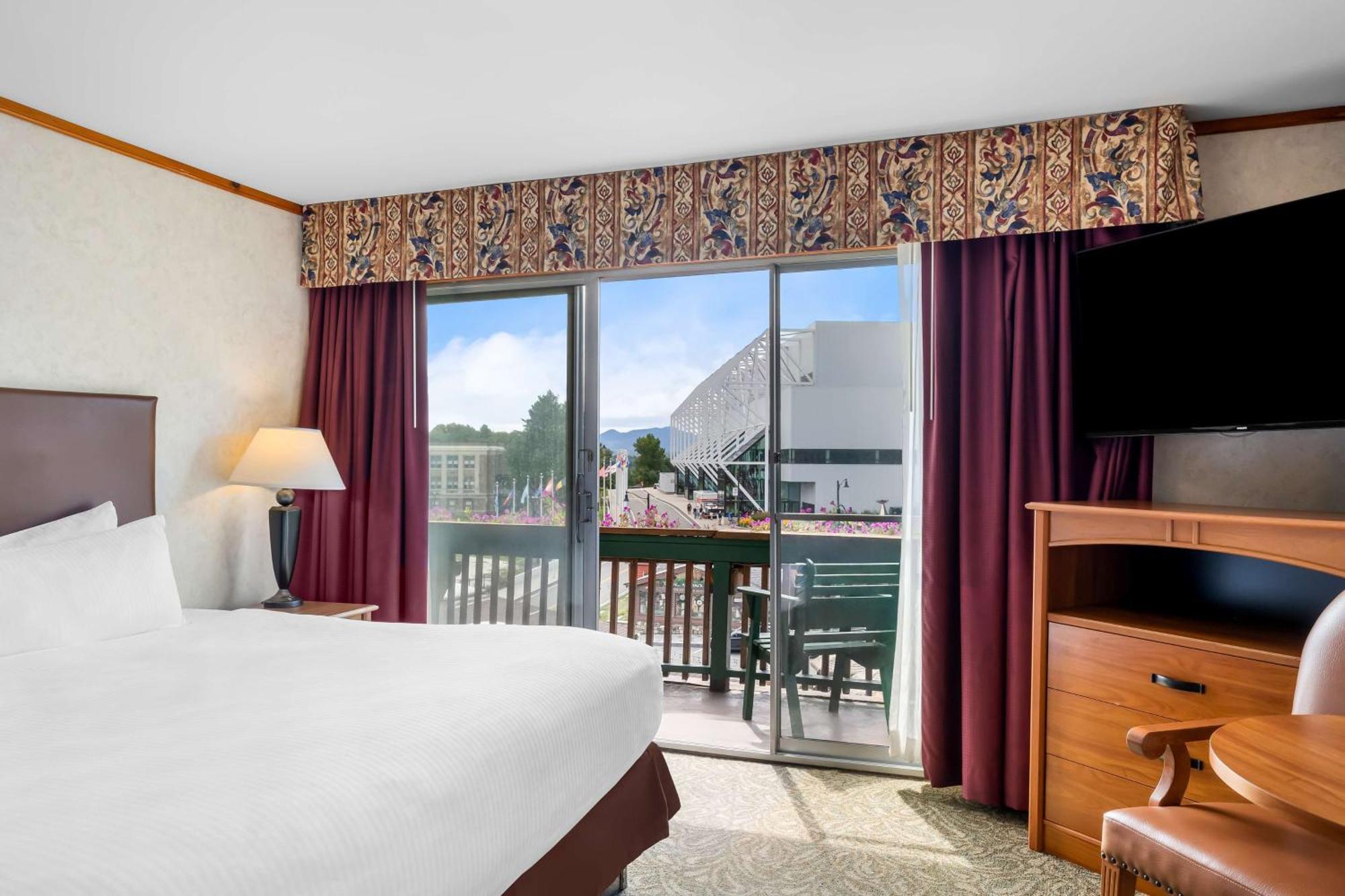 Best Western Adirondack Inn Лейк Плесид Екстериор снимка