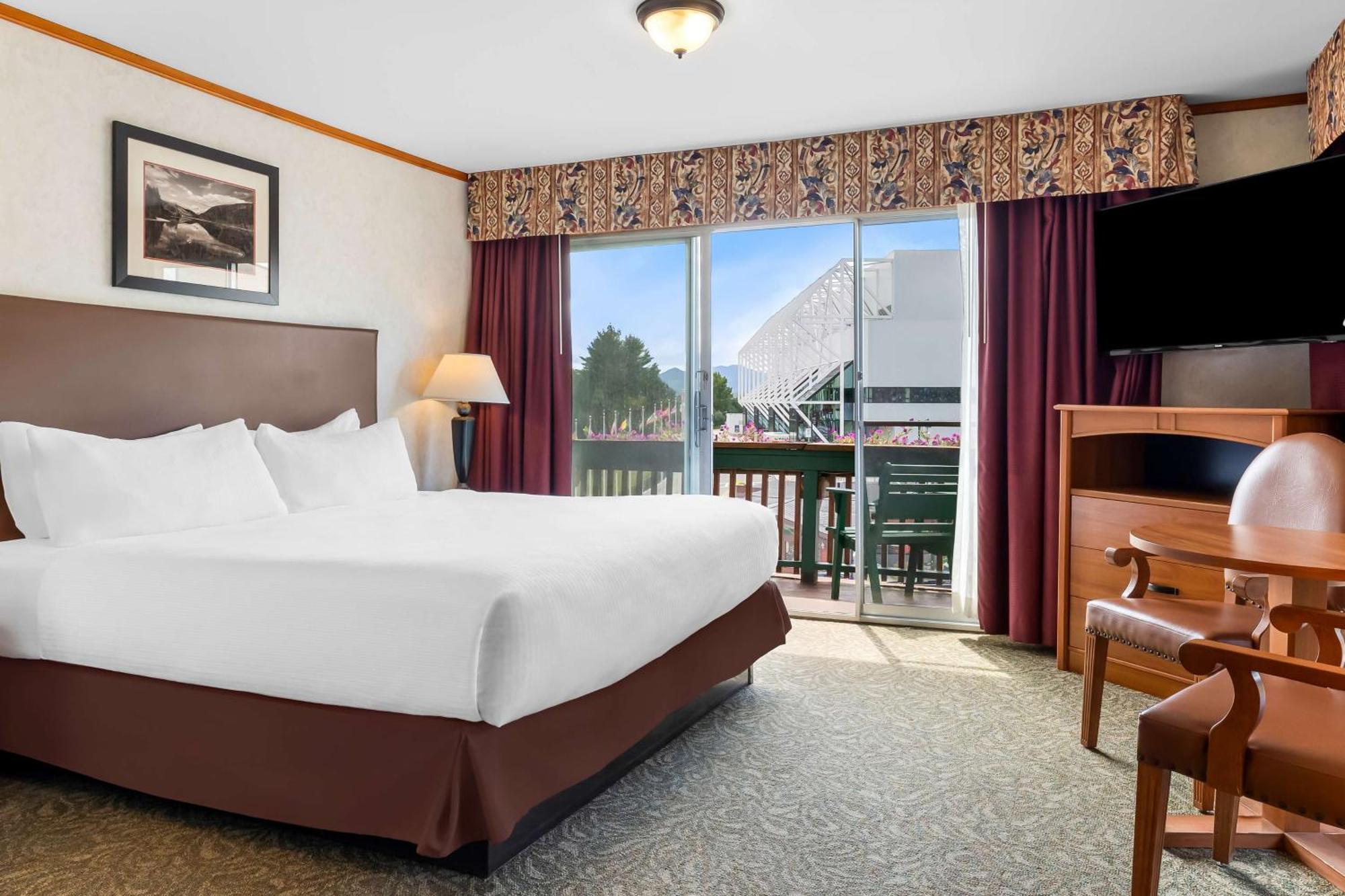 Best Western Adirondack Inn Лейк Плесид Екстериор снимка