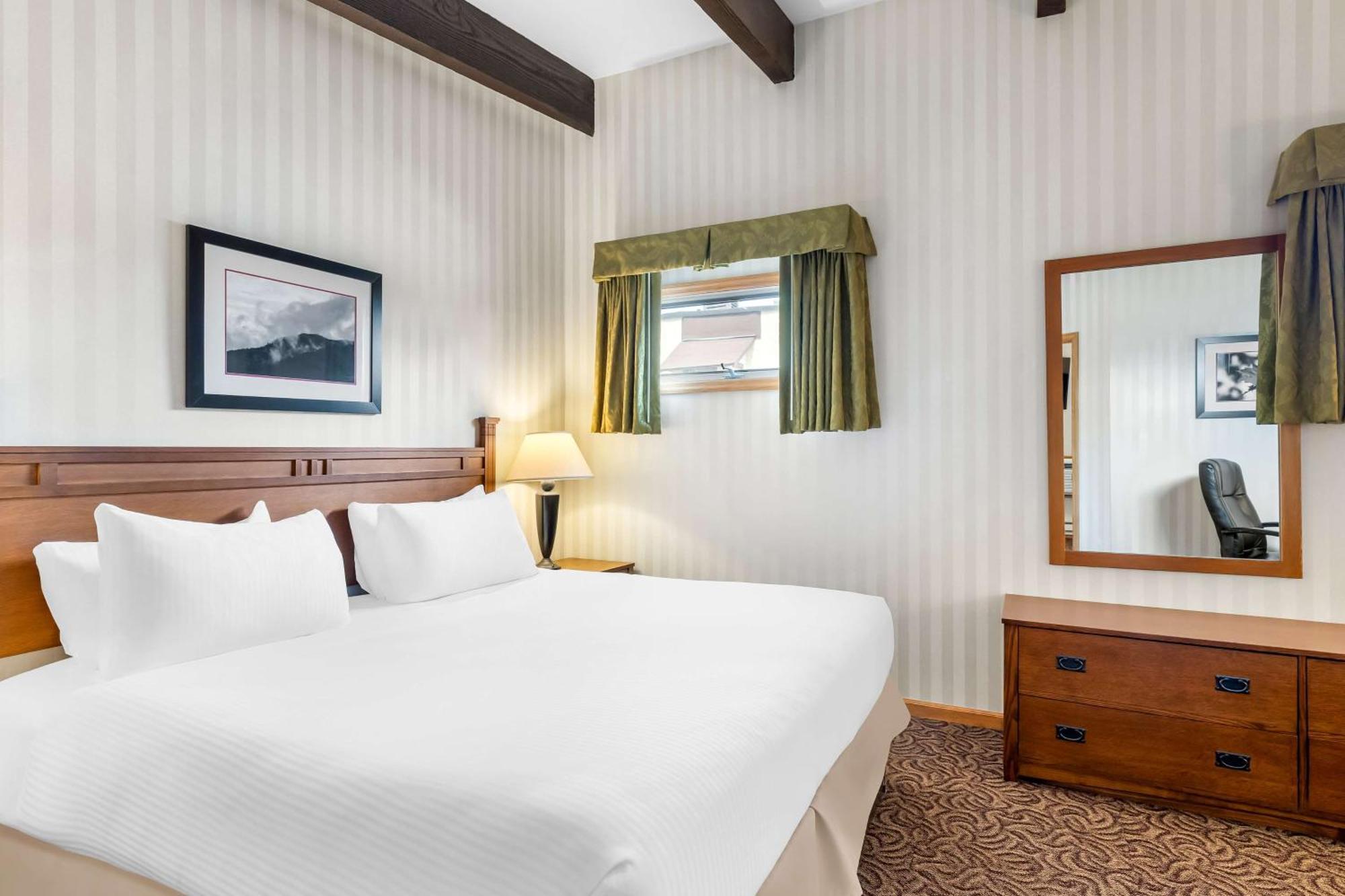 Best Western Adirondack Inn Лейк Плесид Екстериор снимка