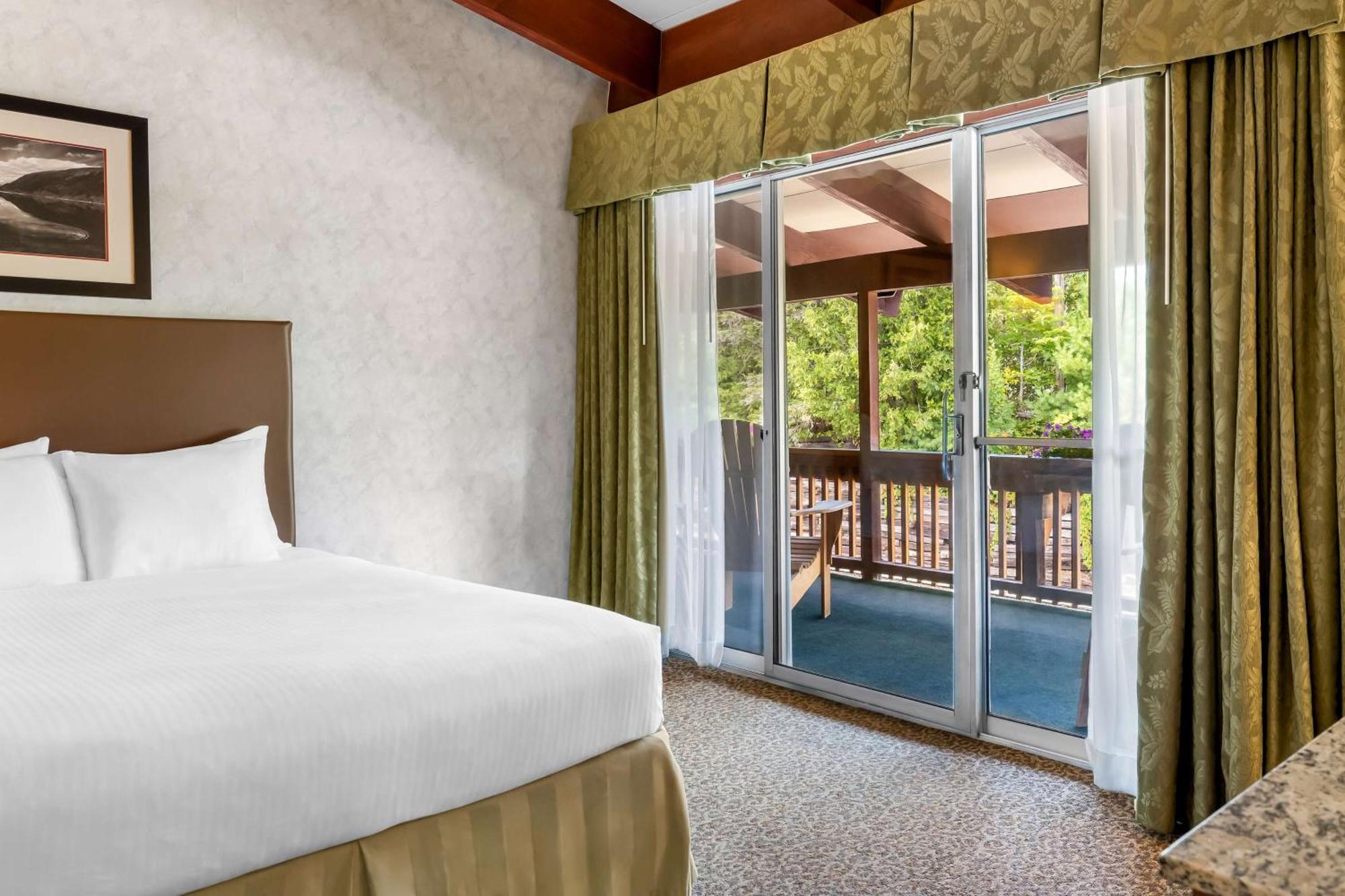 Best Western Adirondack Inn Лейк Плесид Екстериор снимка