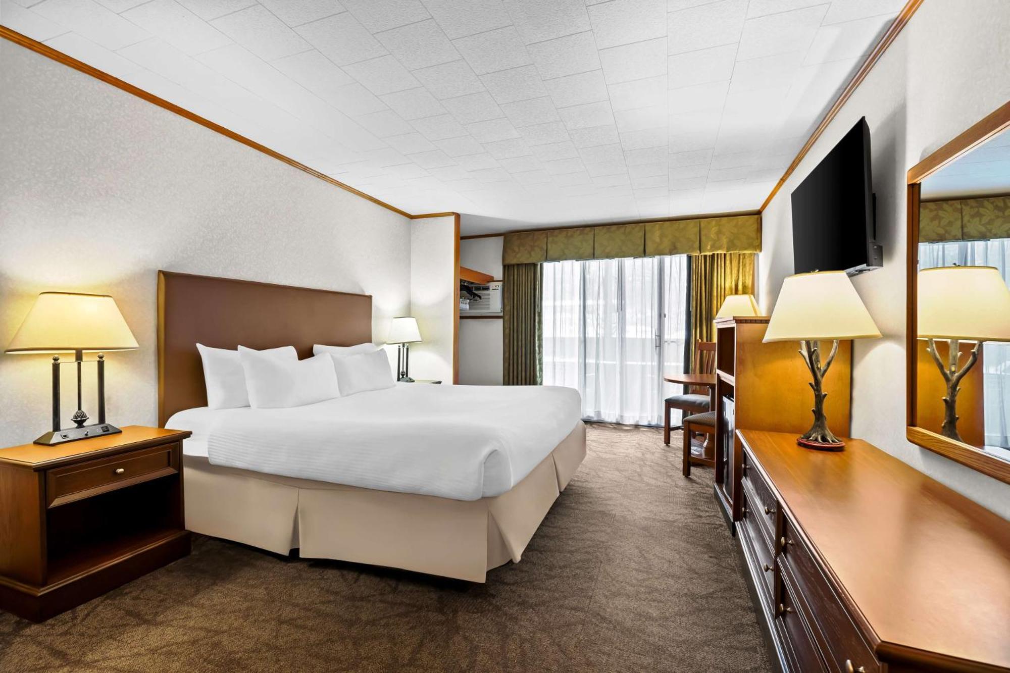 Best Western Adirondack Inn Лейк Плесид Екстериор снимка