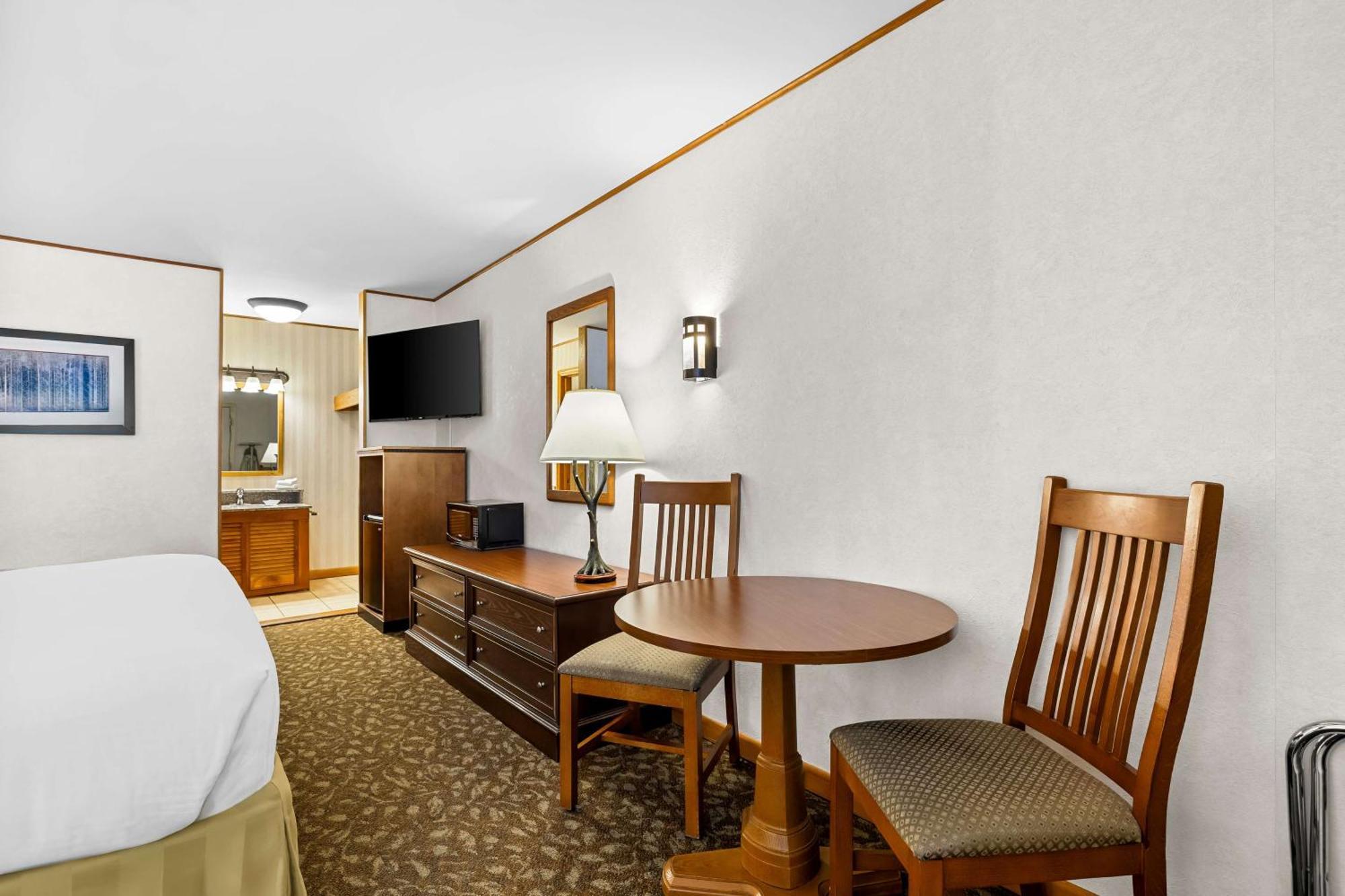 Best Western Adirondack Inn Лейк Плесид Екстериор снимка