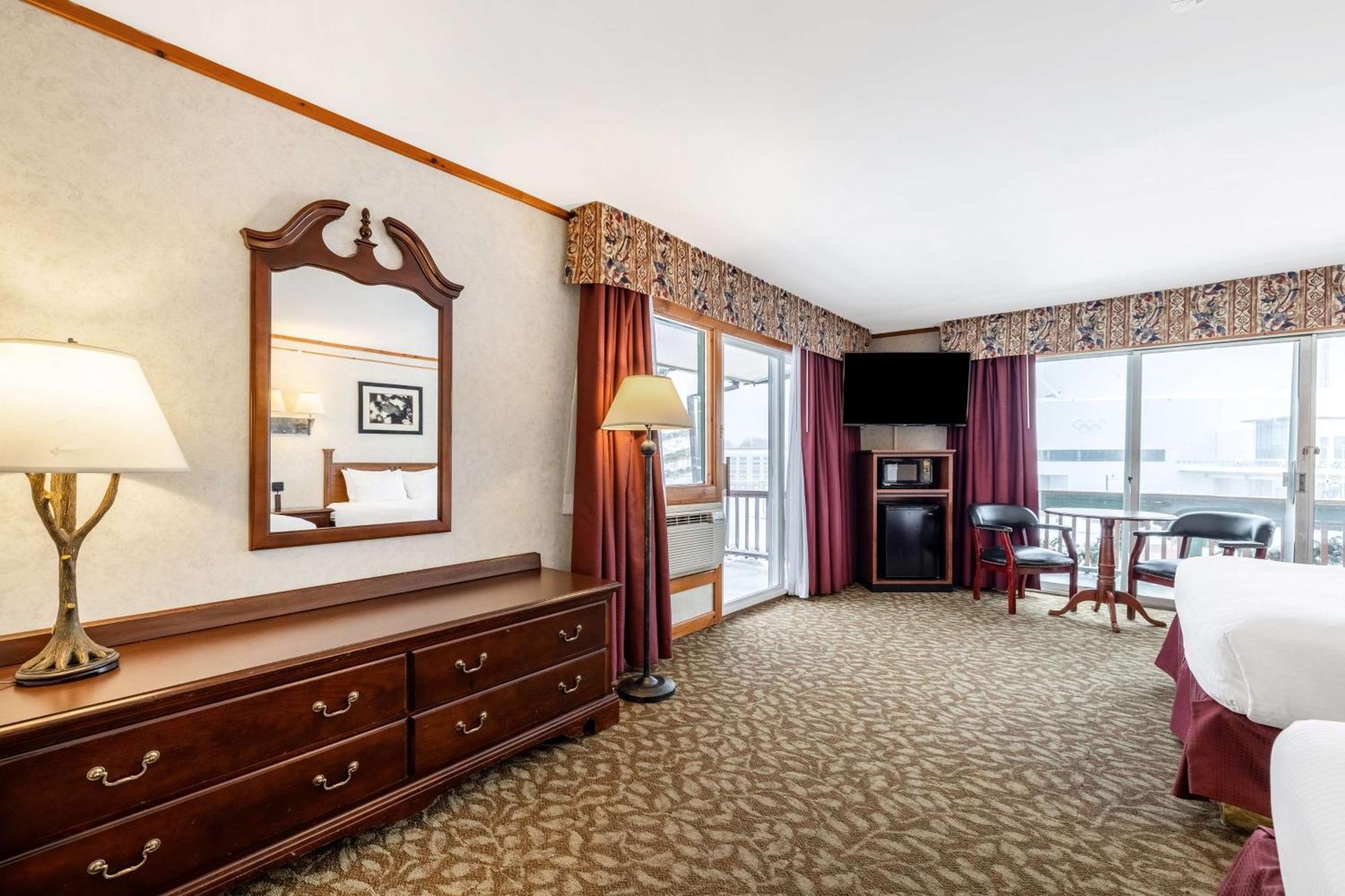 Best Western Adirondack Inn Лейк Плесид Екстериор снимка