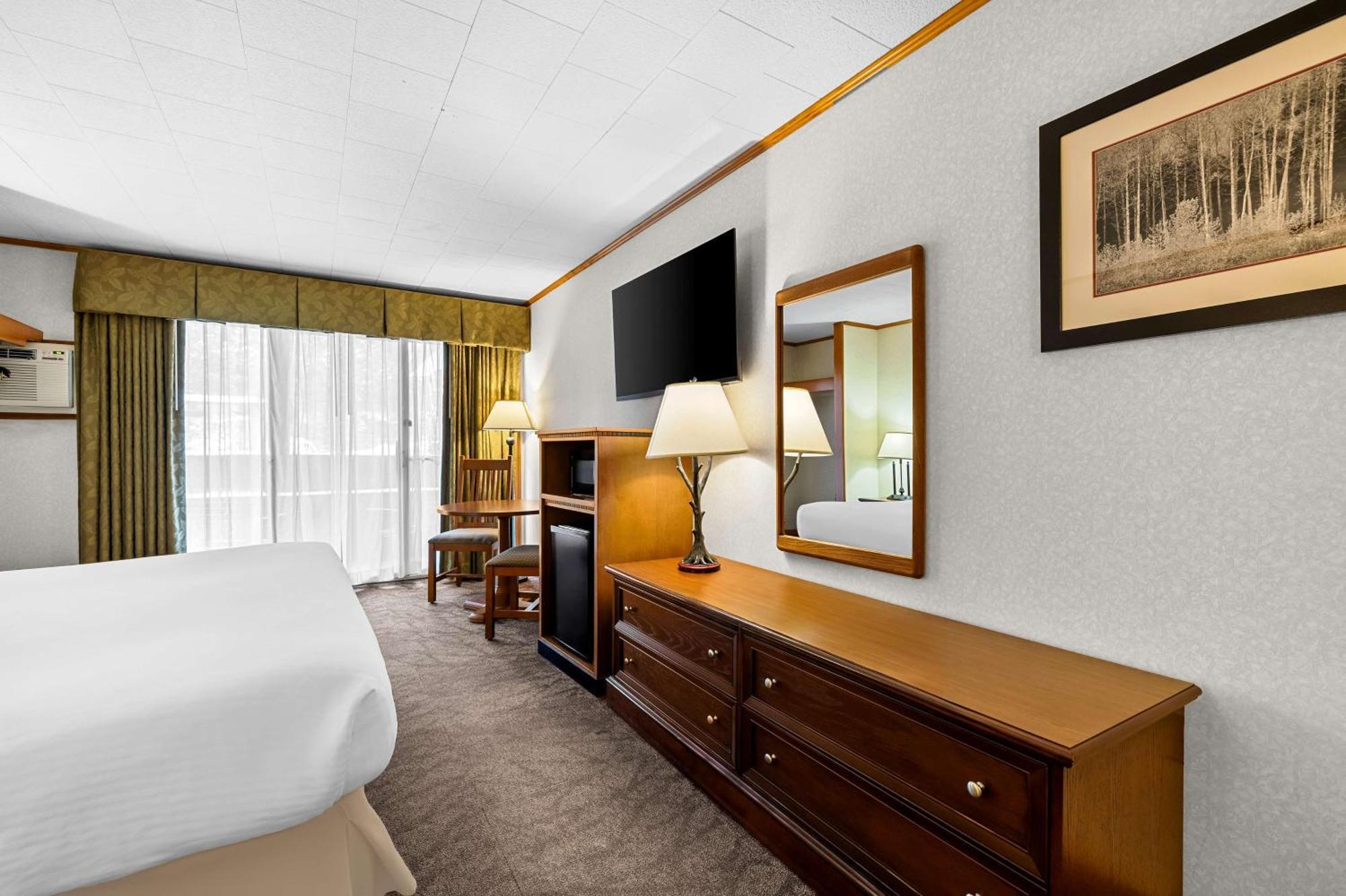 Best Western Adirondack Inn Лейк Плесид Екстериор снимка